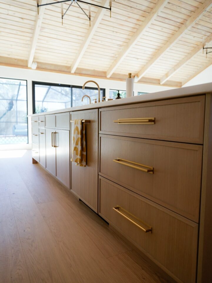 natural warmth white oak island details
