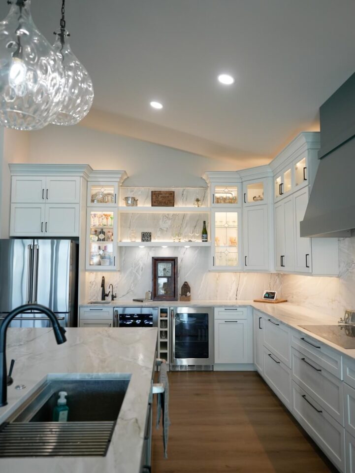 timeless teal contrast kitchen 02